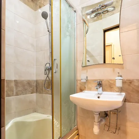 Lejlighed Complex Of *